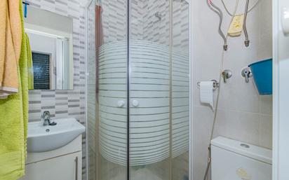 Bathroom of Flat for sale in  Granada Capital