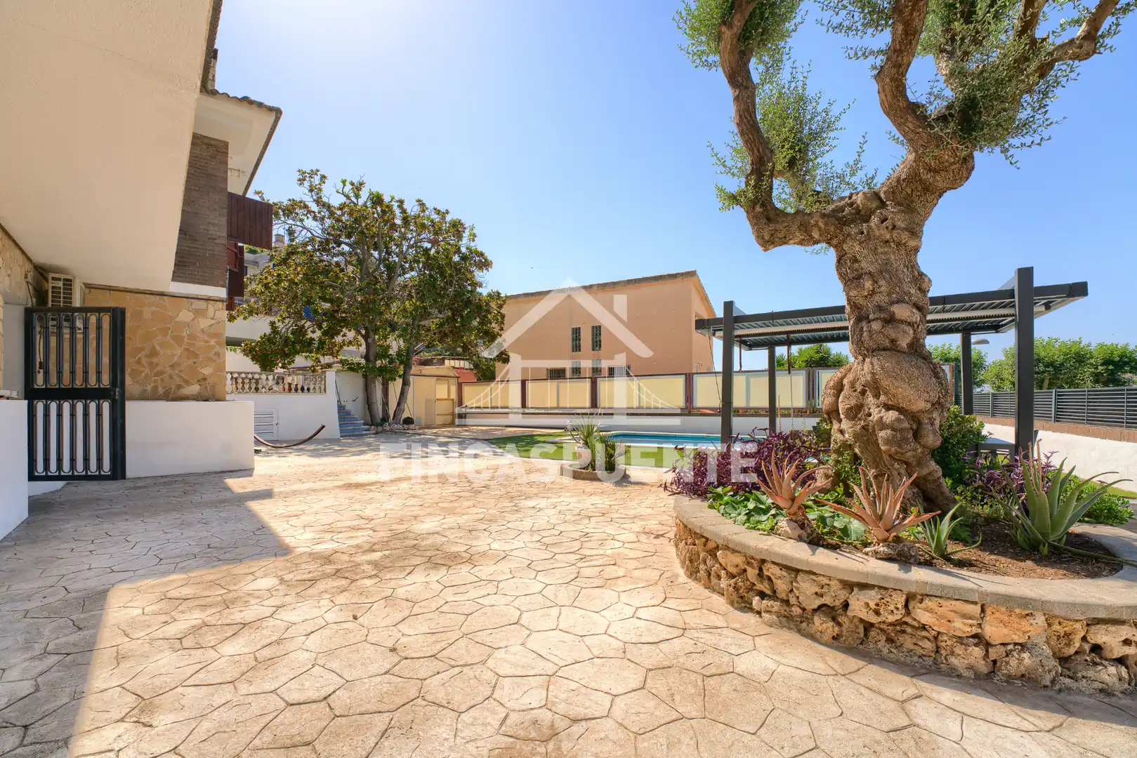 Vista exterior de Casa o chalet en venta en Tiana con Jardín privado, Terraza y Piscina