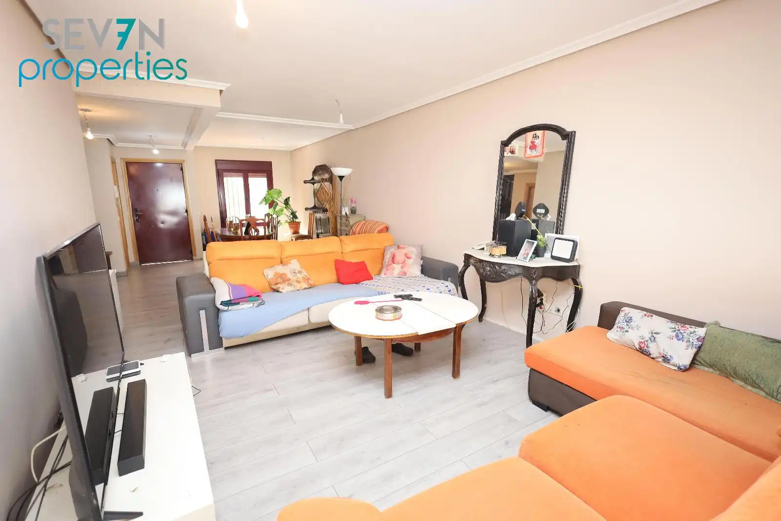Sala de estar de Casa adosada en venta en Yuncos con Calefacción, Jardín privado y Parquet