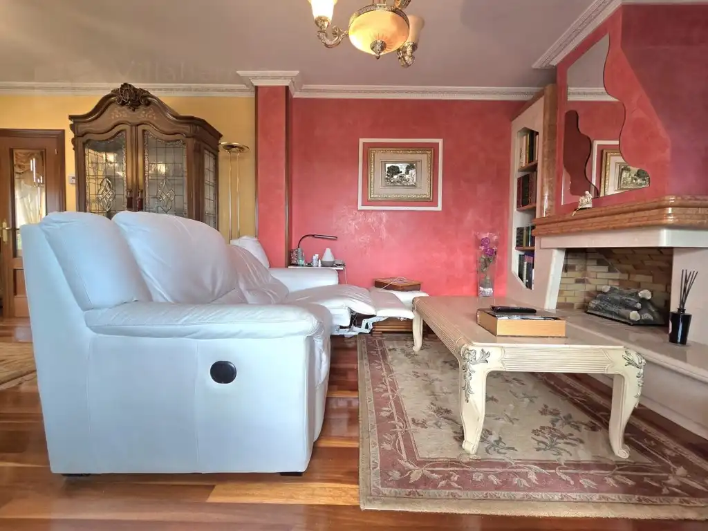 Sala d'estar de Casa o xalet en venda en Villarcayo de Merindad de Castilla la Vieja
