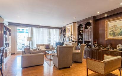 Sala d'estar de Apartament en venda en  Barcelona Capital amb Terrassa