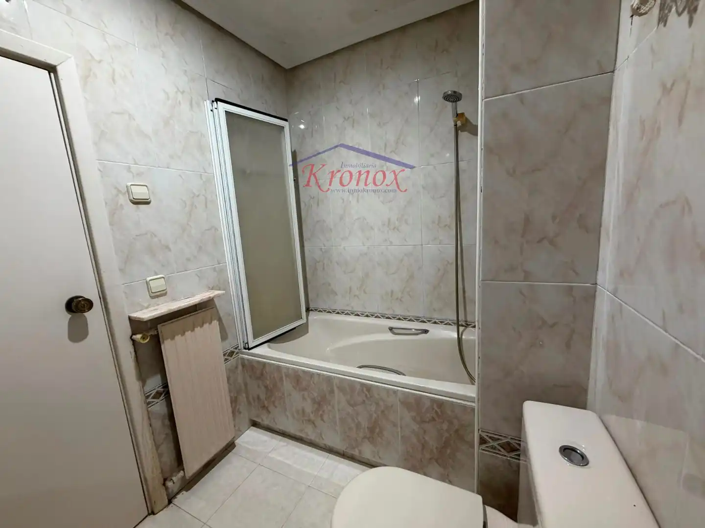 Baño de Piso en venta en Madrid con Calefacción, Trastero y Amueblado