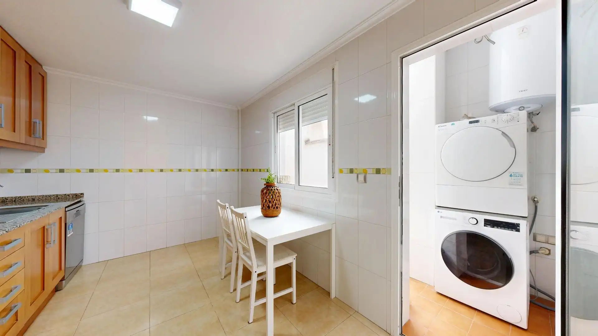 Cuina de Apartament en venda en Los Montesinos amb Aire condicionat, Moblat i Piscina comunitària