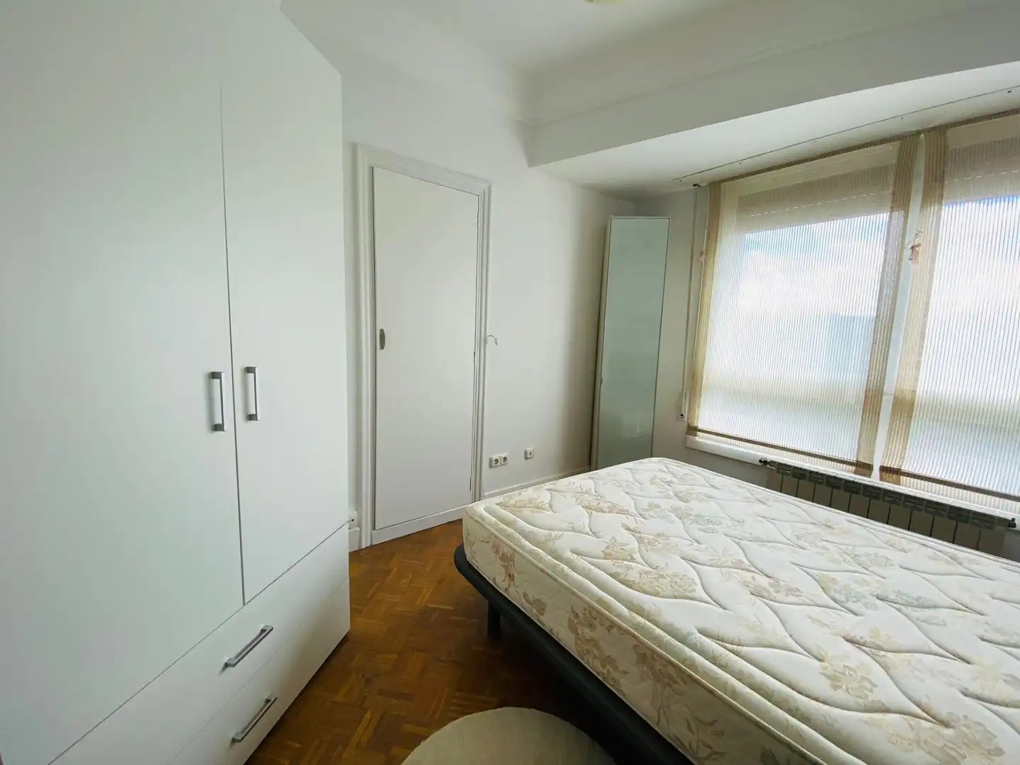 Schlafzimmer von Wohnung zur Miete in Egia 