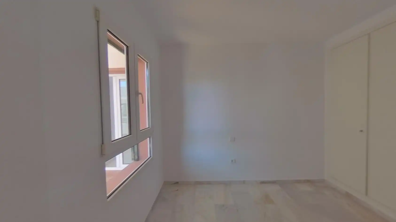 Habitación de Piso en venta en Benalmádena con Trastero y Piscina