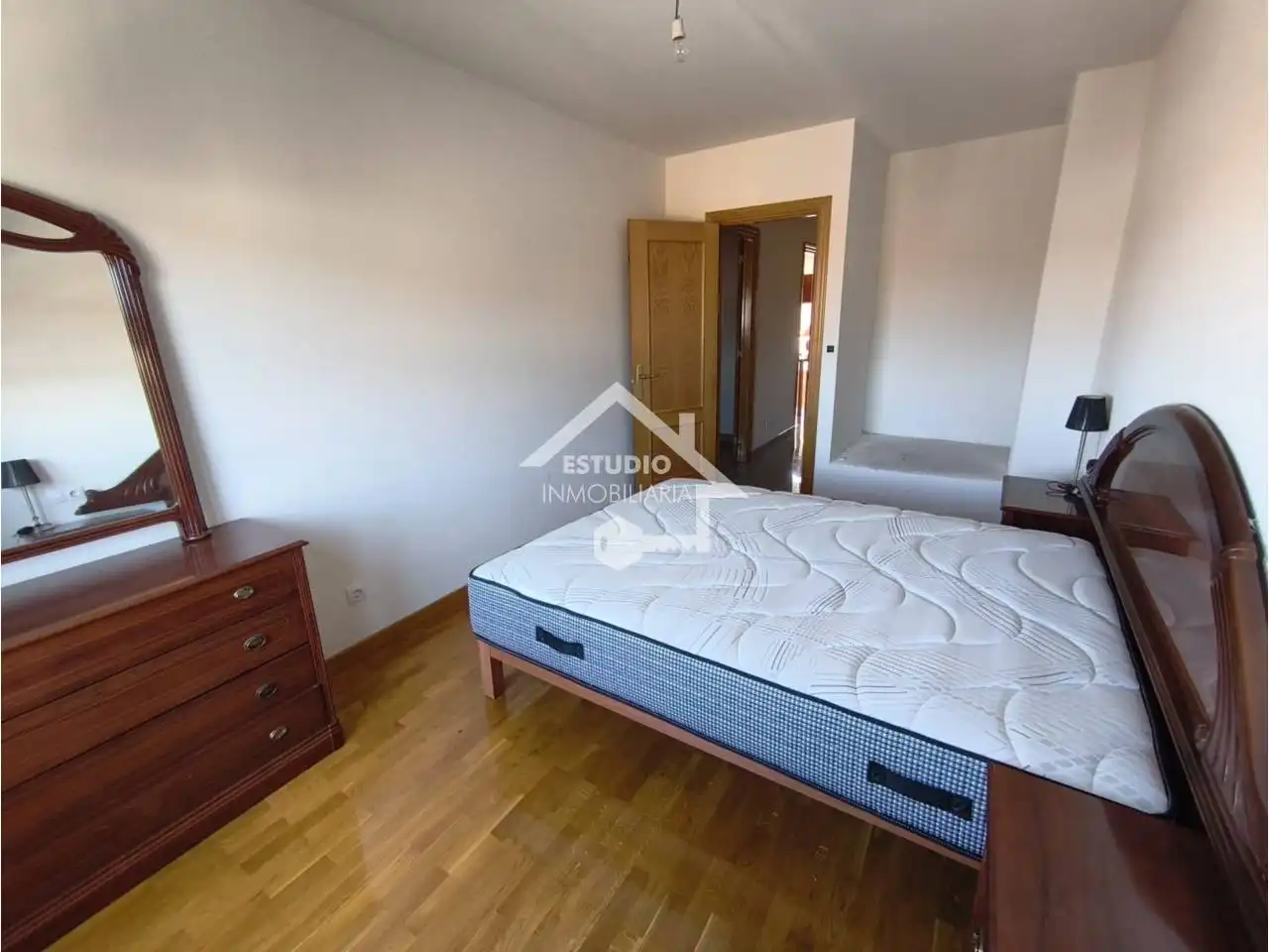 Habitación de Casa adosada en venta en Mendavia con Calefacción, Jardín privado y Parquet