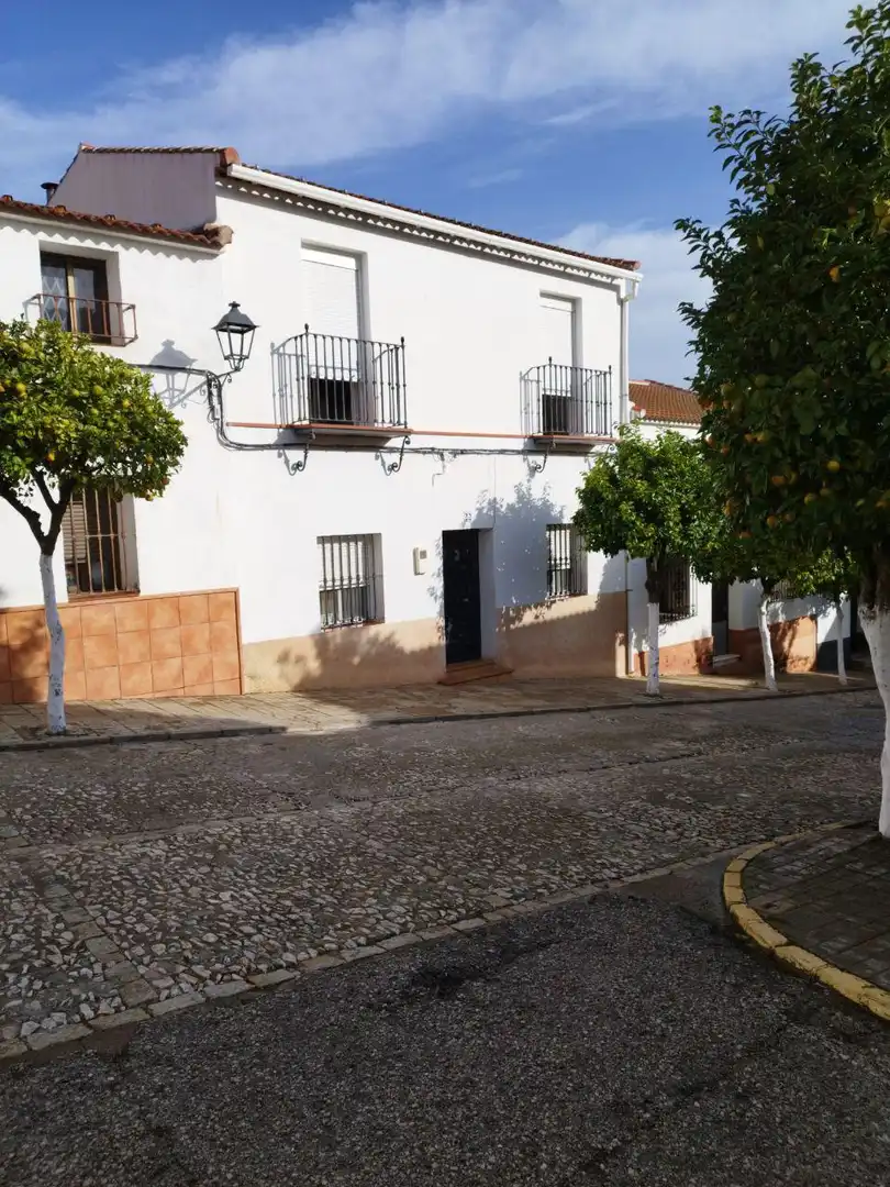Habitatge en venda a Almadén de la Plata, imagen 3