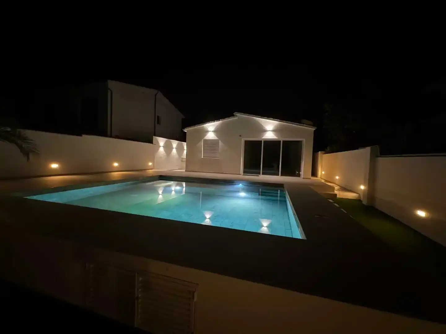 Piscina de Casa o xalet en venda en Empuriabrava amb Aire condicionat, Calefacció i Jardí privat