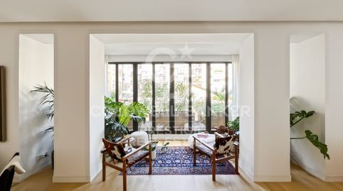 En venta piso en edificio de obra nueva con parking y trastero en Eixample Derecho, imagen 2