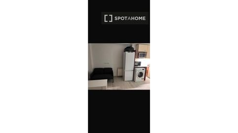 Foto 3 de Habitació a Passeig Maragall, Gavà
