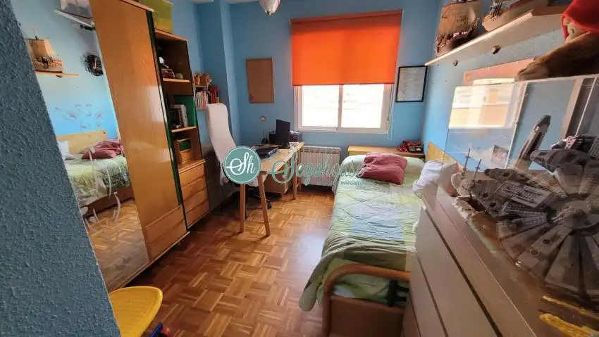 Bedroom of Flat for sale in Segovia  with Heating, Parquet flooring and Terrace