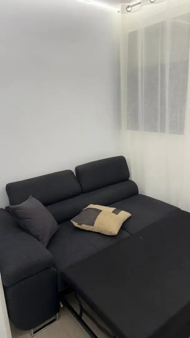 Sala d'estar de Apartament de lloguer en Alicante / Alacant amb Aire condicionat, Piscina i Moblat