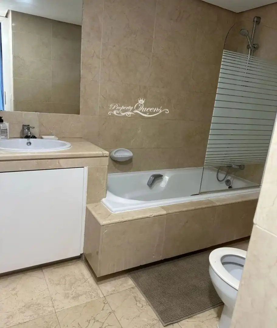 Bany de Casa adosada de lloguer en Estepona amb Aire condicionat, Terrassa i Piscina