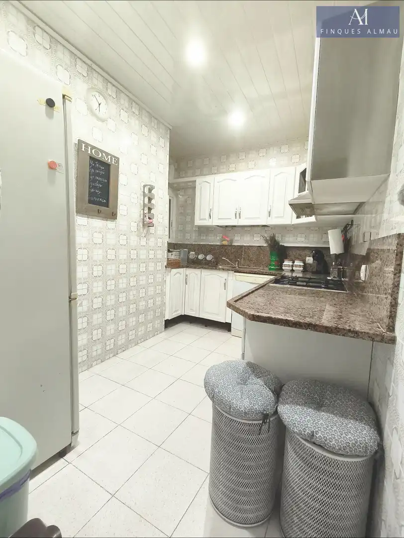 Piso en venta en Carrer ROGER DE LLURIA, 3, Les Roquetes