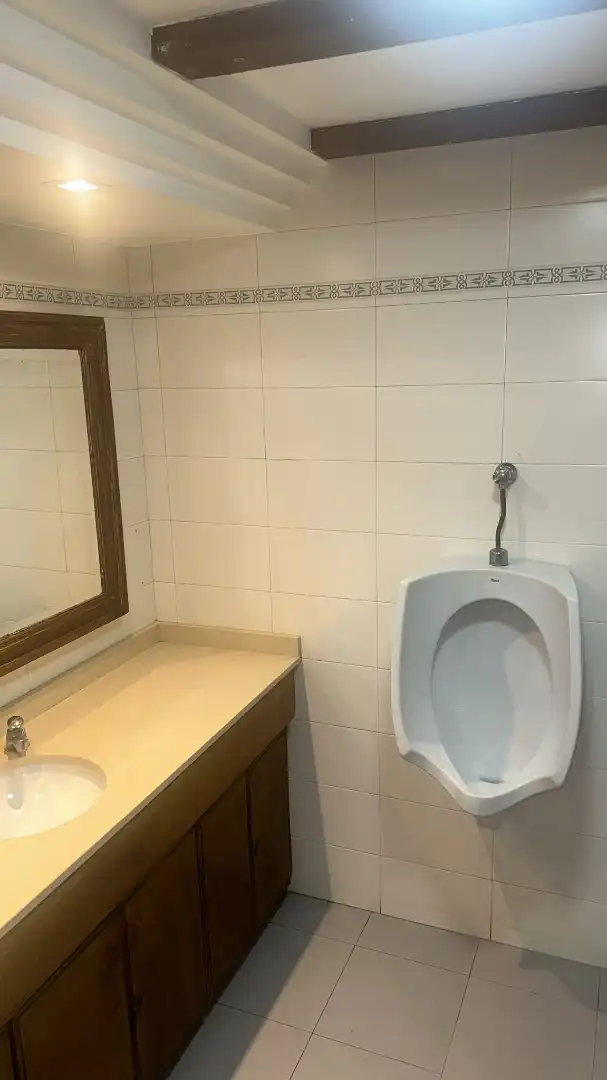 Baño de Local en traspaso en Alzira con Aire acondicionado, Calefacción y Terraza