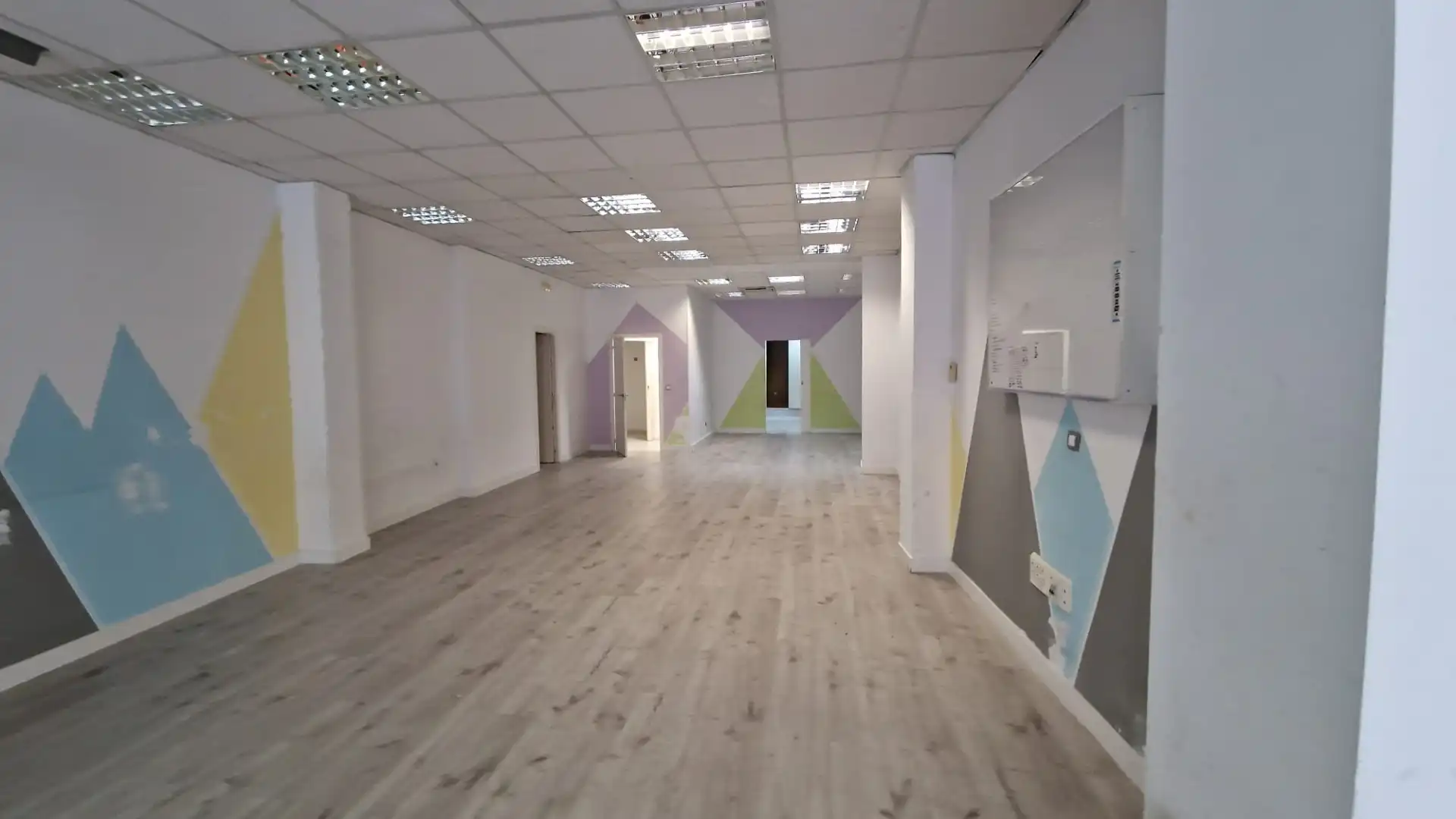 Local comercial en alquiler en Calle Valentín Calderón, imagen 3