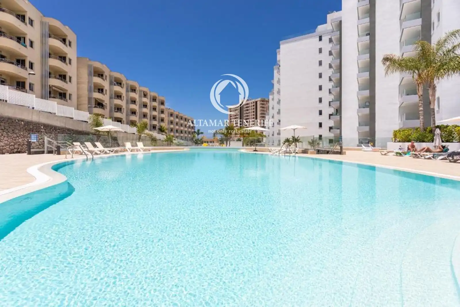 Apartamento con piscina en venta en Calle aljibe 9