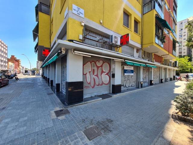 Local comercial en Alquiler en Barcelona - Calle Pont del Treball Digne en La Verneda i la Pau
