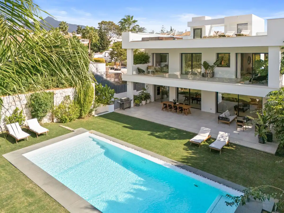 Villa avec piscine à vendre à Nueva Andalucía