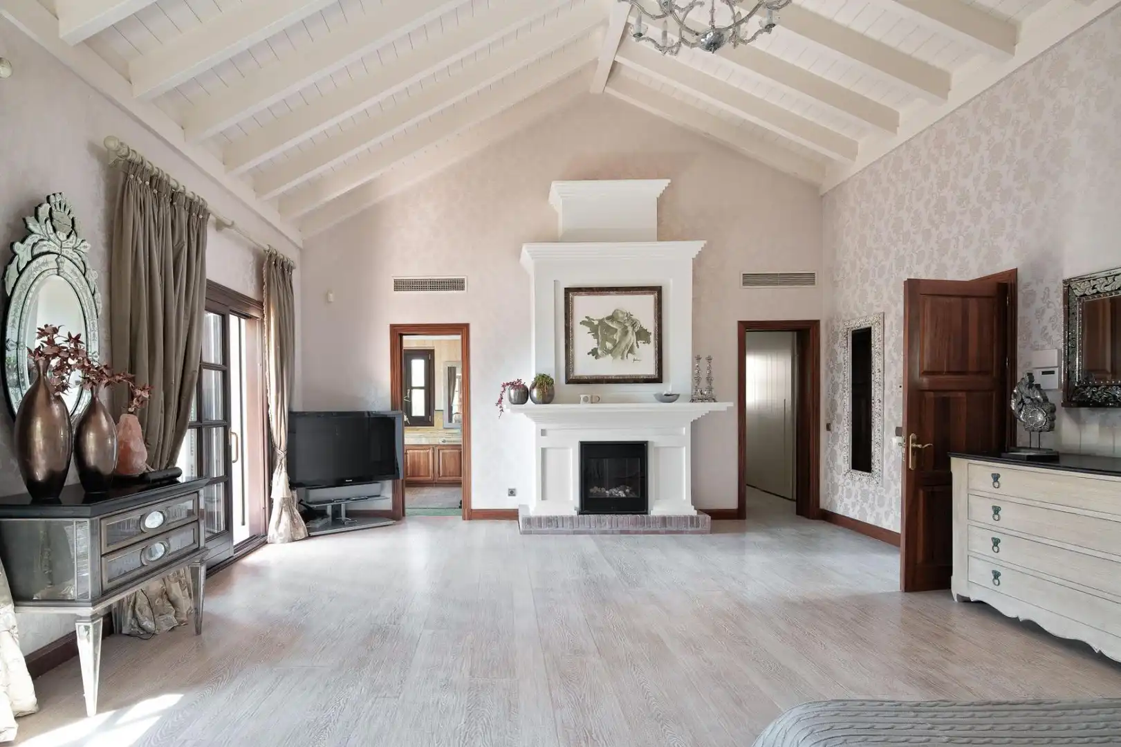 Sala d'estar de Casa o xalet de lloguer en Marbella amb Jardí privat, Terrassa i Piscina