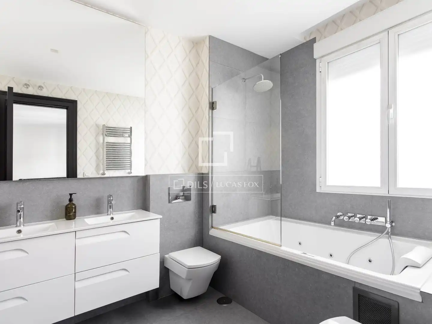 Badezimmer von Wohnung zur Miete in Madrid mit Klimaanlage, Heizung und Parkett