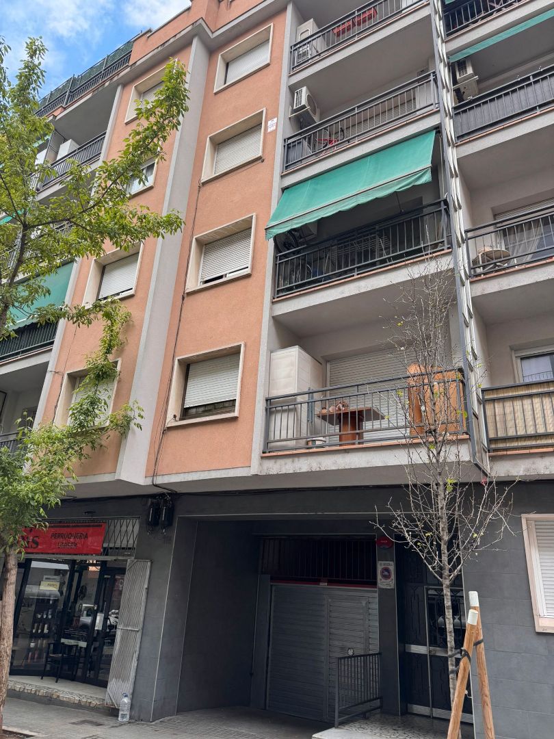 Exterior view of Flat for sale in Badalona  with Air Conditioner, Heating and Furnished