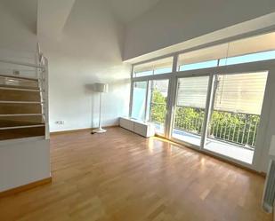 Living room of Flat to rent in Girona Capital  with Air Conditioner, Heating and Parquet flooring