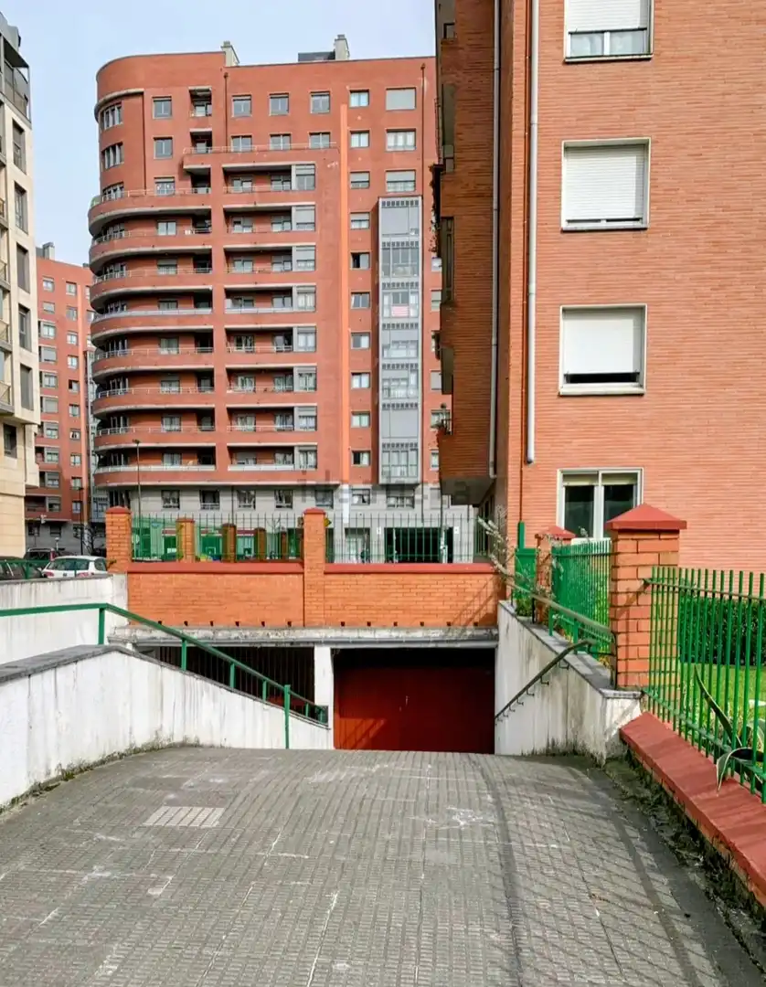 Exterior view of Garage for sale in Bilbao 