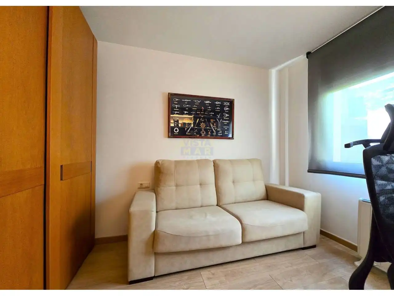 Sala de estar de Casa adosada en venta en Vilanova i la Geltrú con Aire acondicionado, Calefacción y Jardín privado