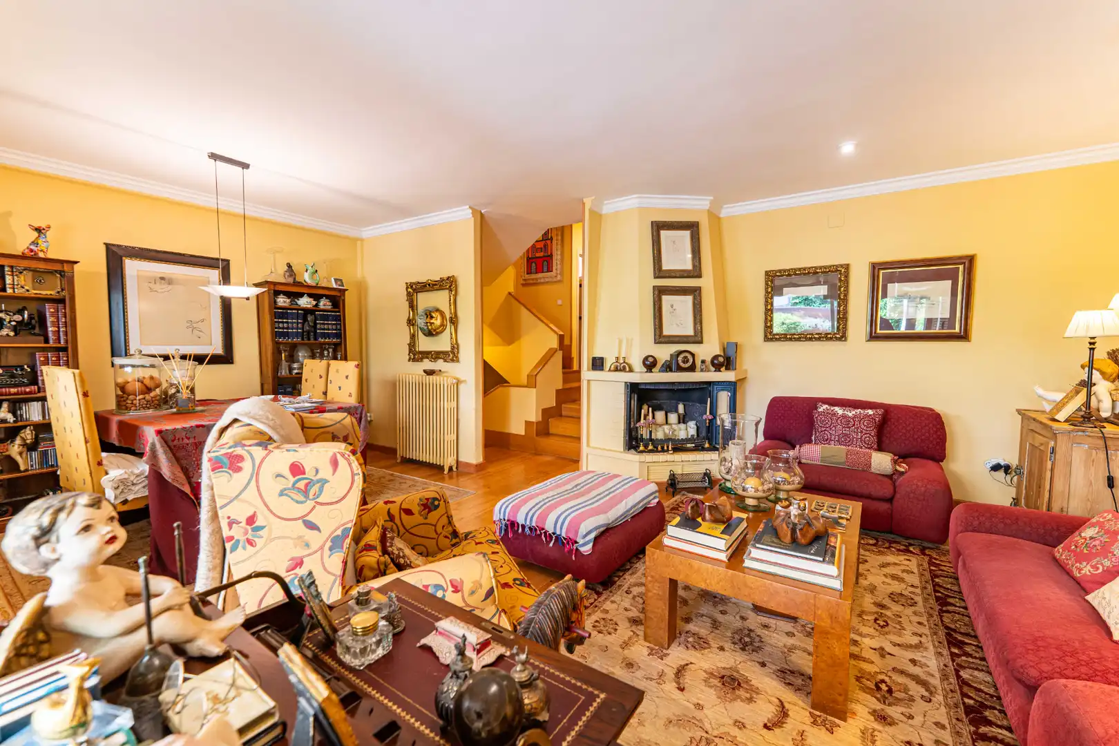 Sala de estar de Casa adosada en venta en Las Rozas de Madrid con Aire acondicionado, Calefacción y Jardín privado