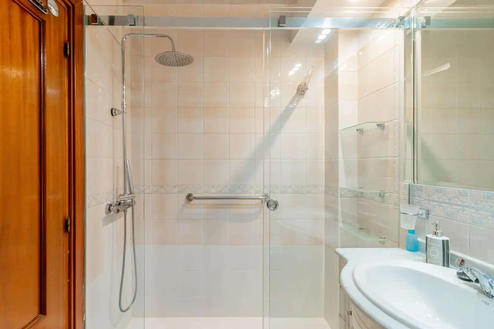 Bany de Apartament en venda en Madrid amb Aire condicionat