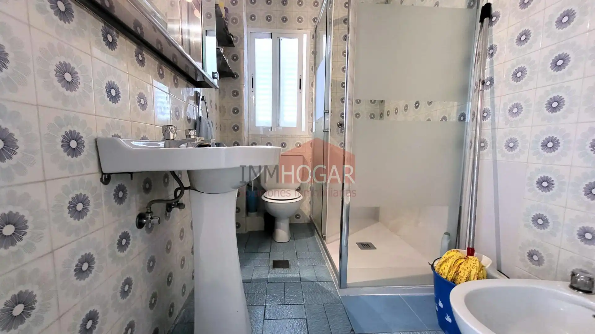 Bathroom of Flat for sale in Navalmoral  with Terrace, Storage room and Furnished