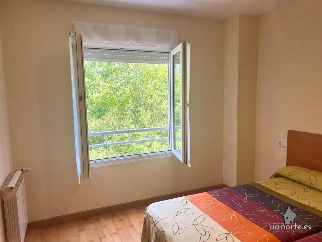 Habitación de Piso en venta en Ribadesella con Calefacción, Parquet y Trastero
