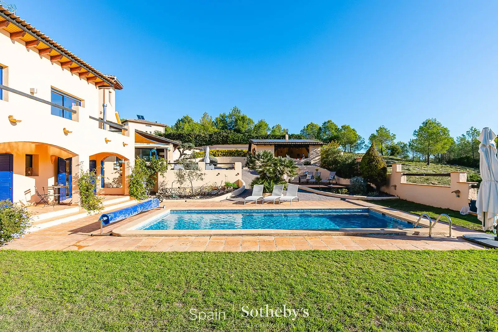 Piscina de Casa o chalet en venta en Olivella con Aire acondicionado, Calefacción y Jardín privado