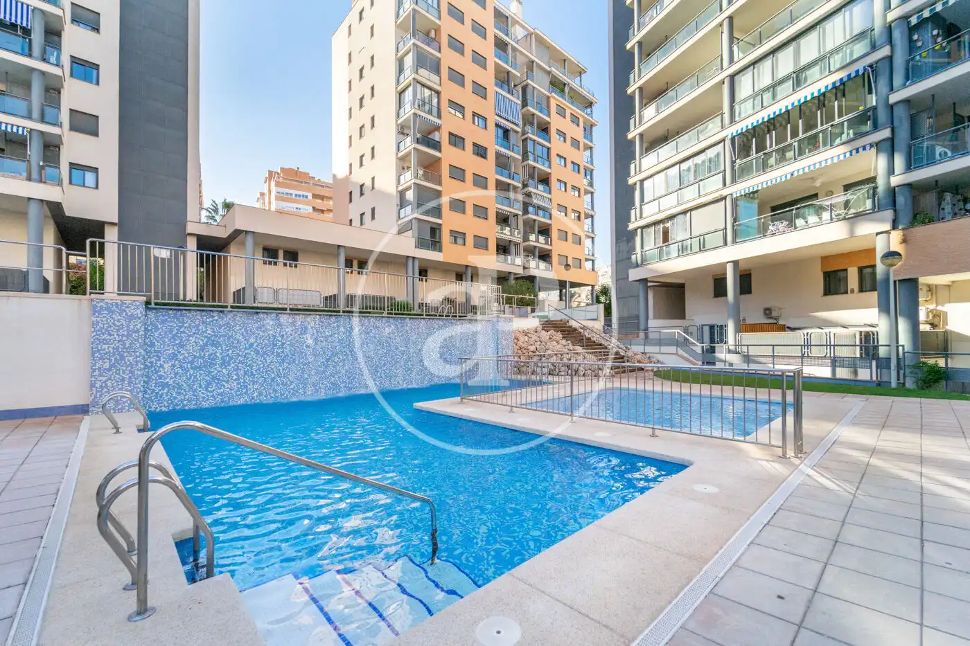 Piscina de Pis en venda en Villajoyosa / La Vila Joiosa amb Calefacció, Jardí privat i Terrassa