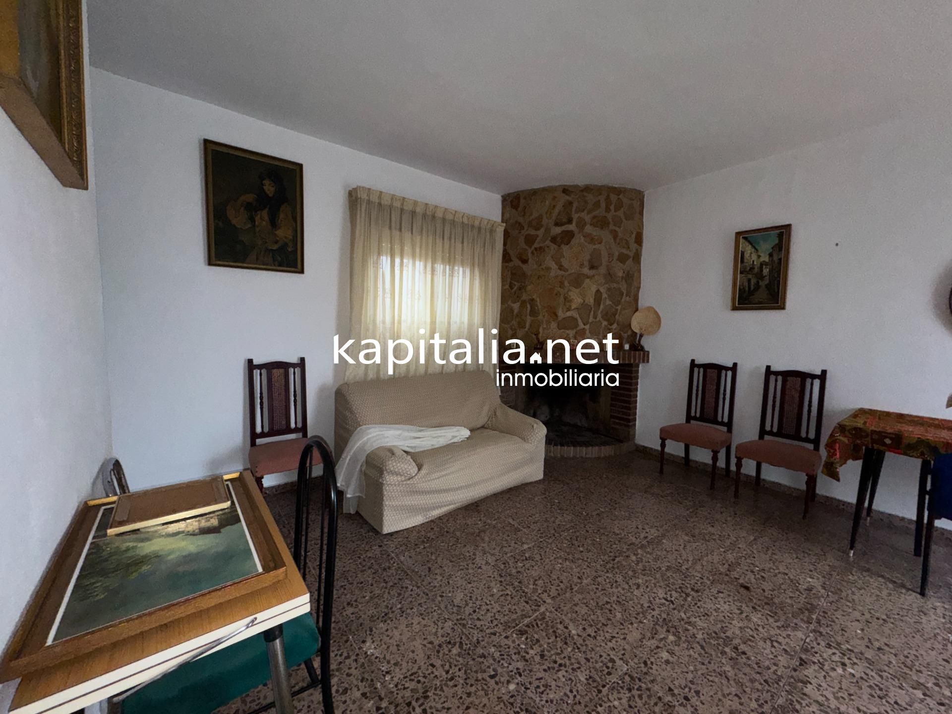 Sala d'estar de Casa o xalet en venda en Albaida amb Calefacció, Jardí privat i Traster