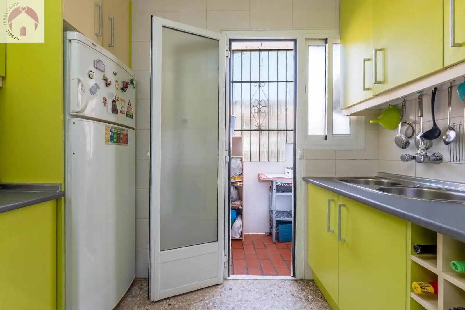 Kitchen of Flat for sale in Granada  with Air Conditioner, Heating and Terrace