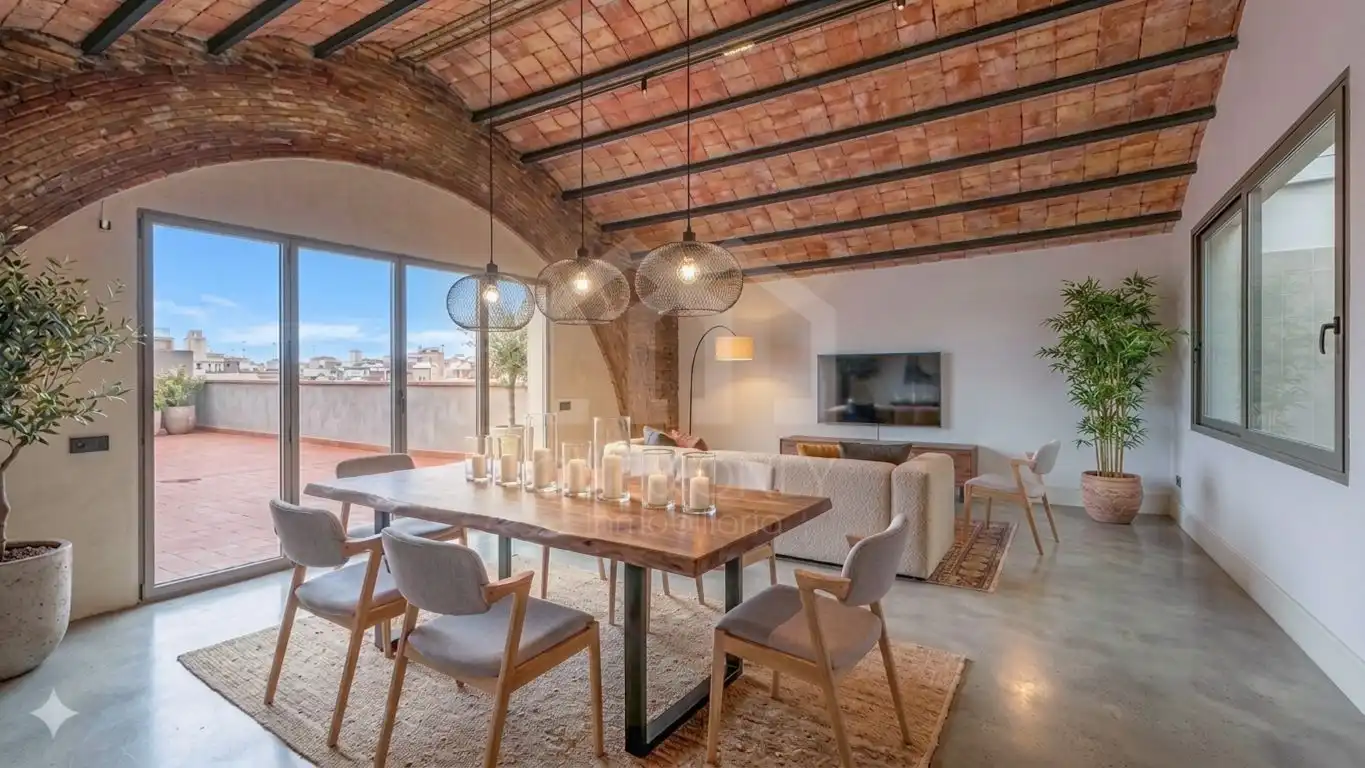 Ático con ascensor en venta en Josep Anselm Clave 33