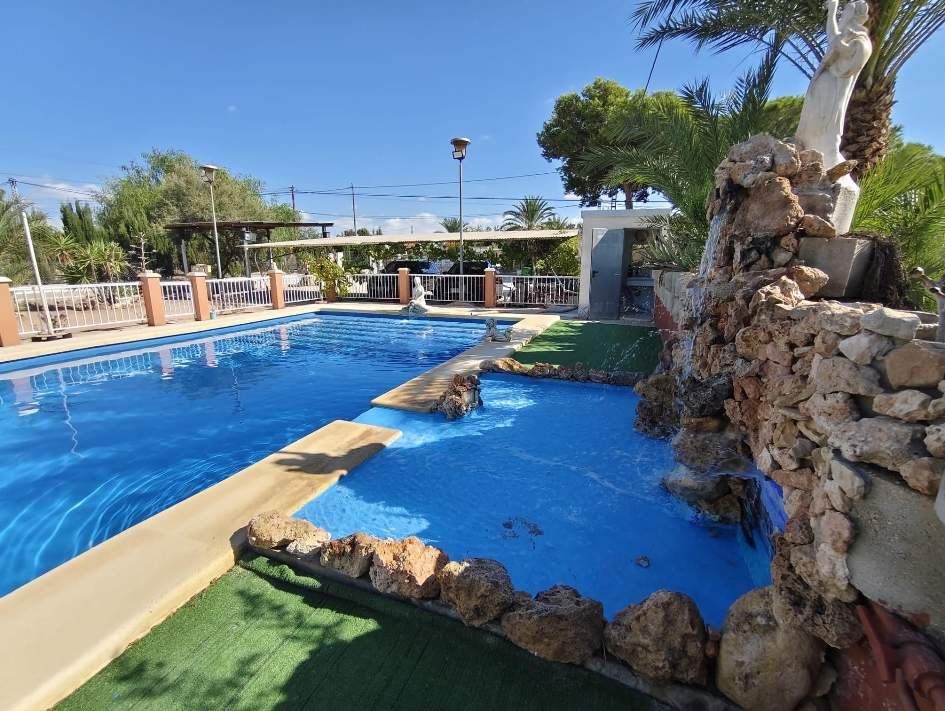 Piscina de Casa o xalet en venda en Crevillent amb Aire condicionat, Calefacció i Jardí privat
