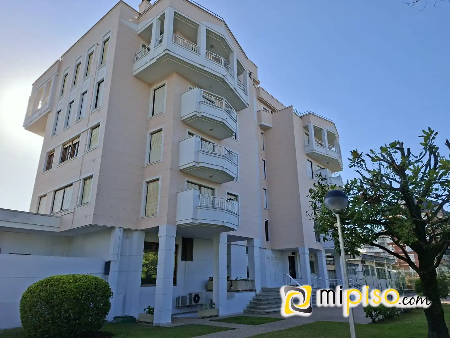 Exterior view of Flat for rent in Laredo  with Terrace and Furnished