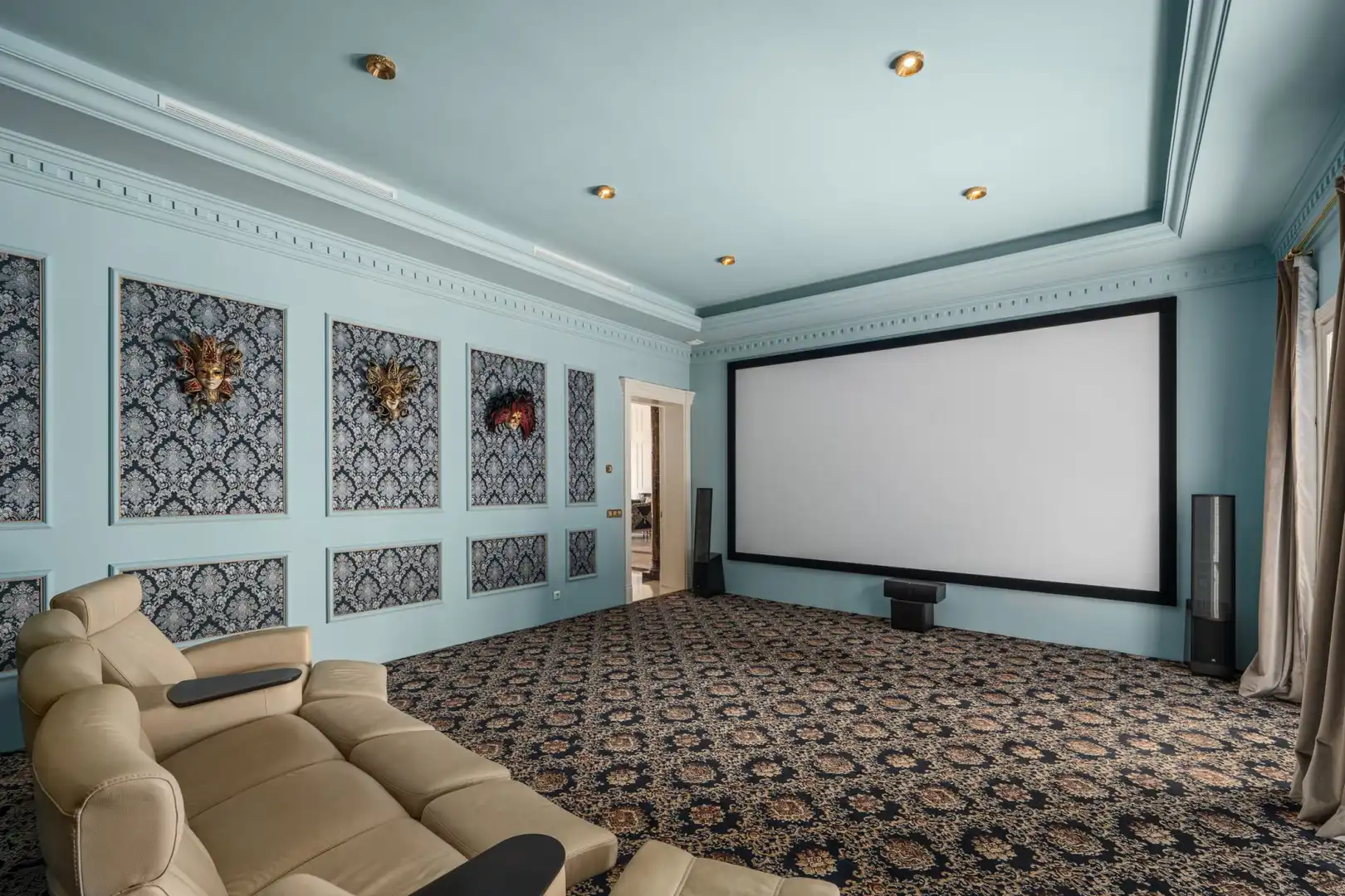 Sala de estar de Casa o chalet en venta en Marbella con Aire acondicionado, Calefacción y Jardín privado
