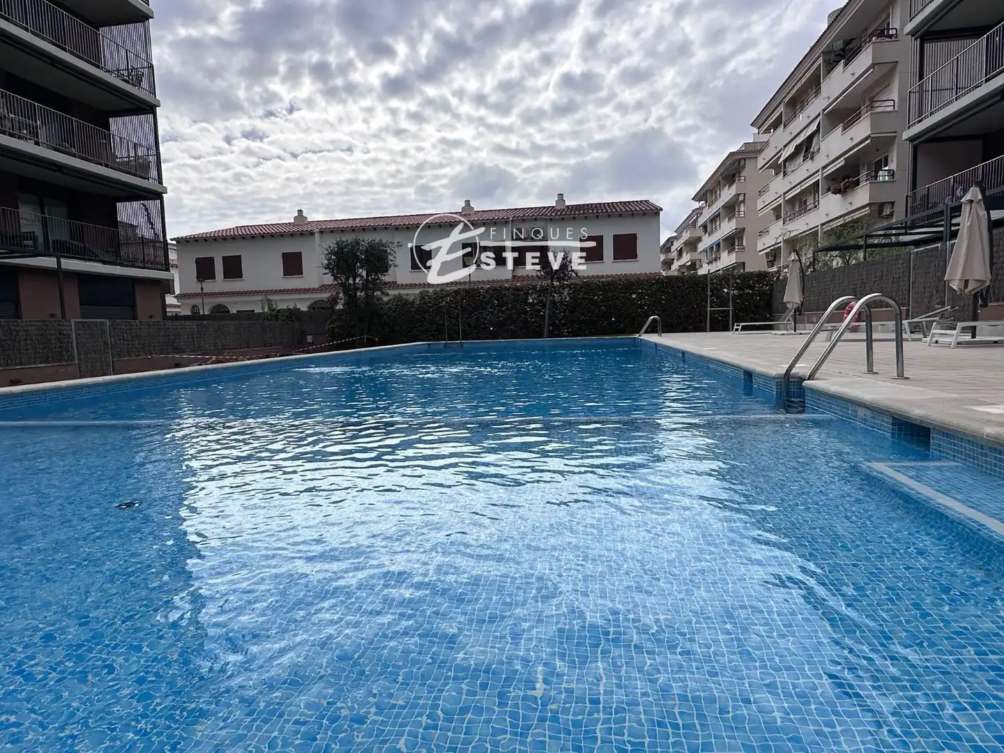Schwimmbecken von Wohnung zur Miete in Calafell mit Klimaanlage, Heizung und Terrasse