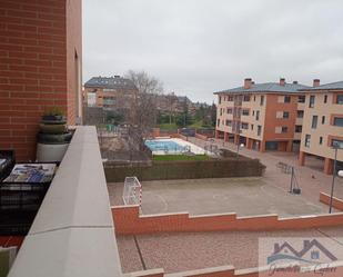 Swimming pool of Flat for sale in Boadilla del Monte  with Air Conditioner and Terrace