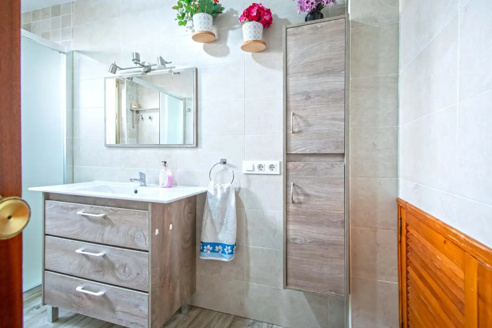 Badezimmer von Haus oder Chalet zum Verkauf in Sevilla mit Klimaanlage, Terrasse und Abstellraum