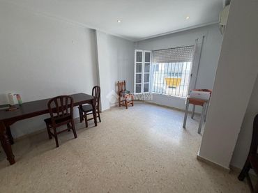 Casa amb balcó en venda a Núcleo urbano