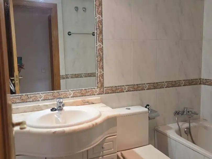Bathroom of Flat for rent in Tetuán