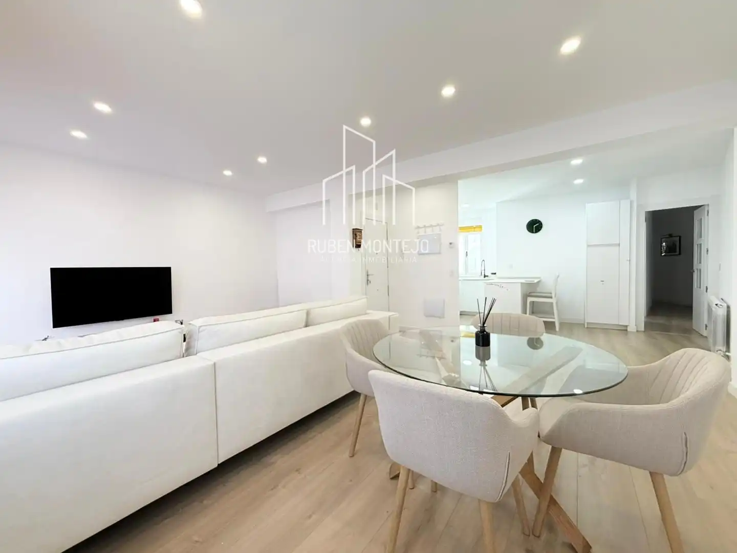 Living room of Flat for rent in Salamanca  with Heating, Terrace and Furnished