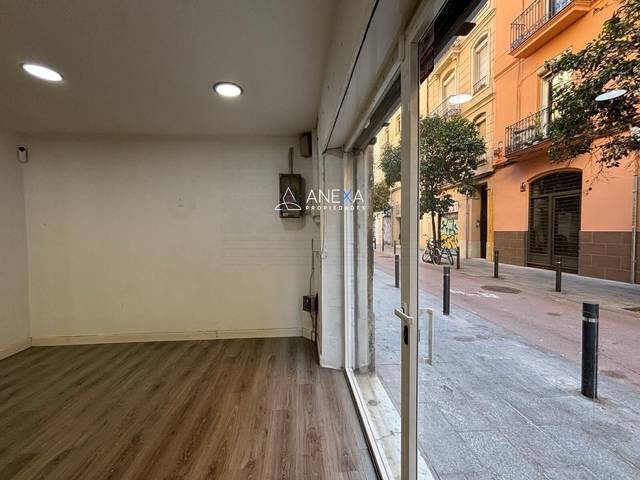 Local comercial en Alquiler en El Poblenou