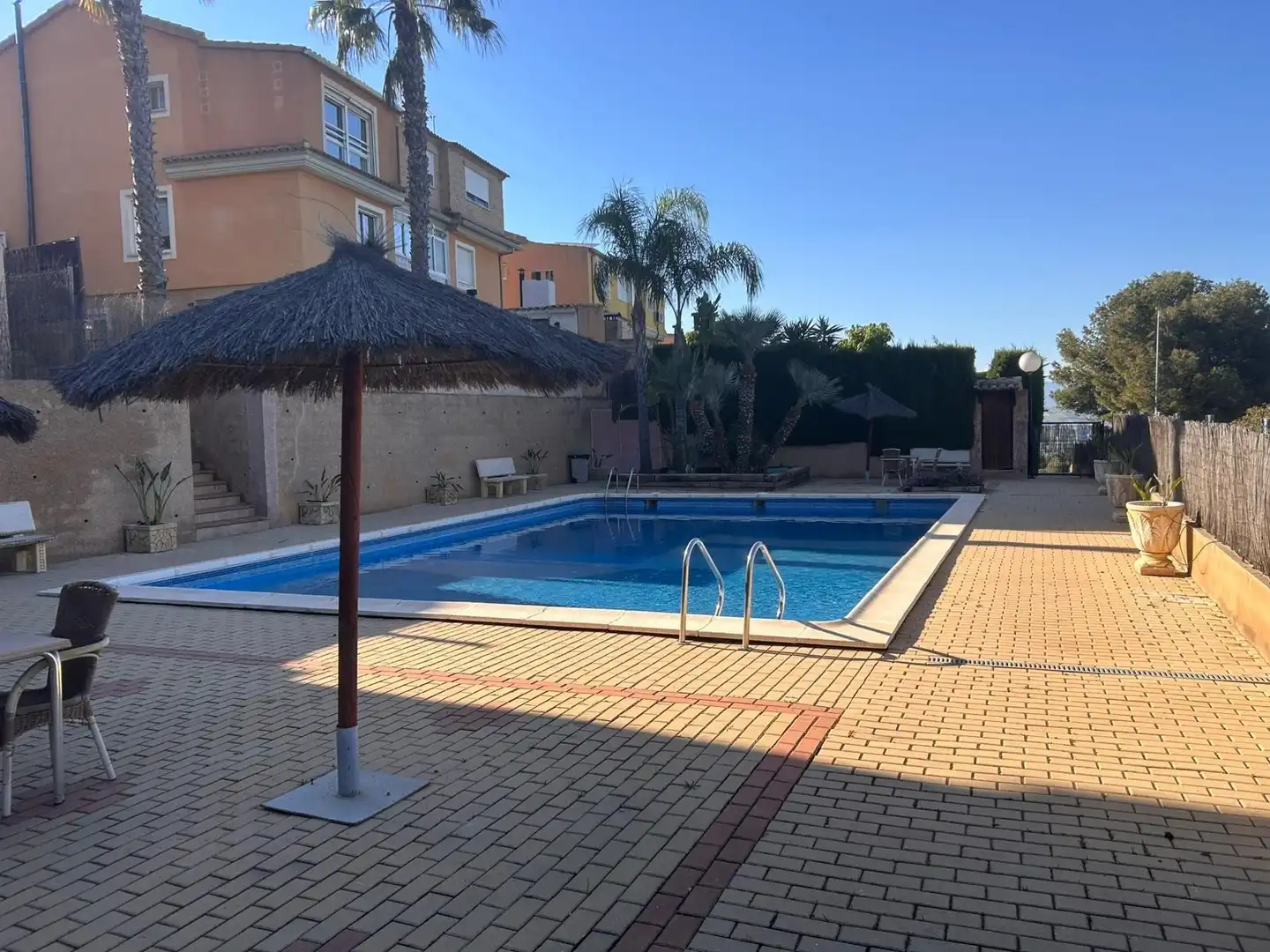 Piscina de Casa adosada en venda en Murcia amb Aire condicionat, Jardí privat i Terrassa