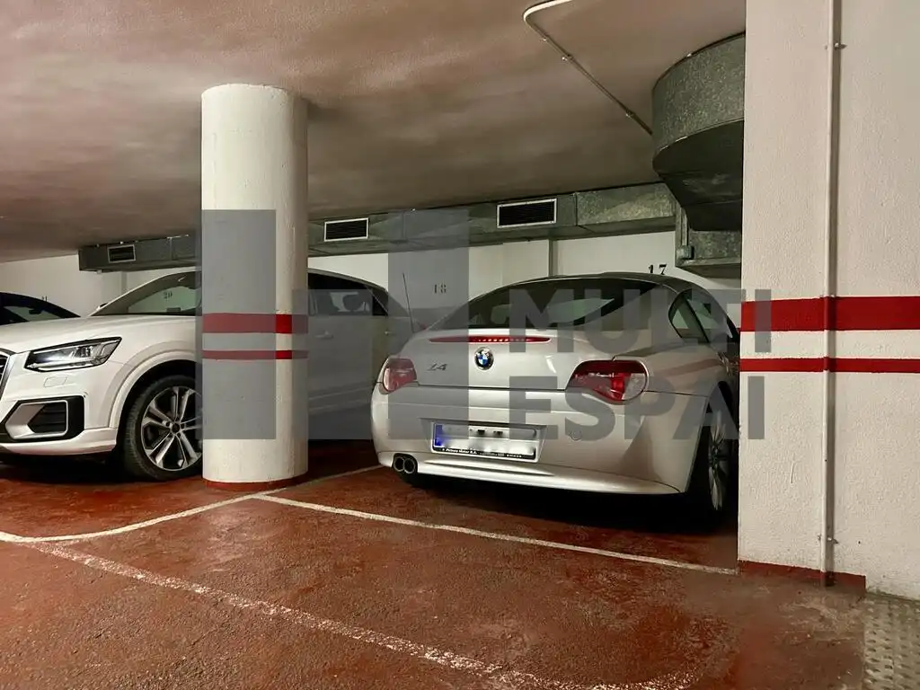 Einzelparkplatz mit Aufzug zum Verkauf in Via Augusta, imagen 6
